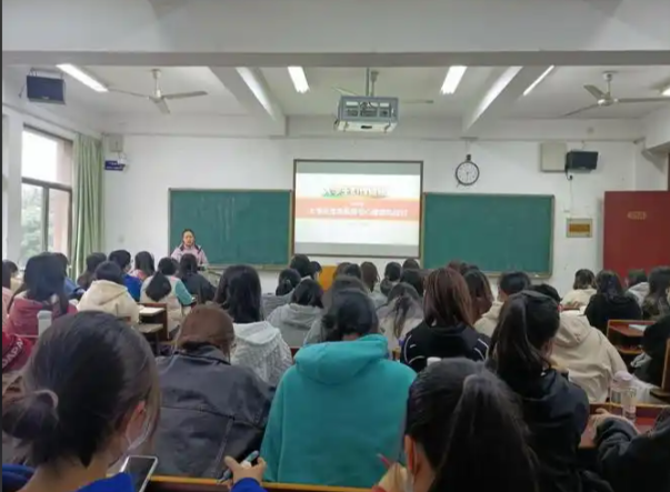 兴趣化破解传统课堂教育的时空限制树立心思健康教育大数据中心 兴趣化破解传统课堂教育的时空限制树立心思健康教育大数据中心